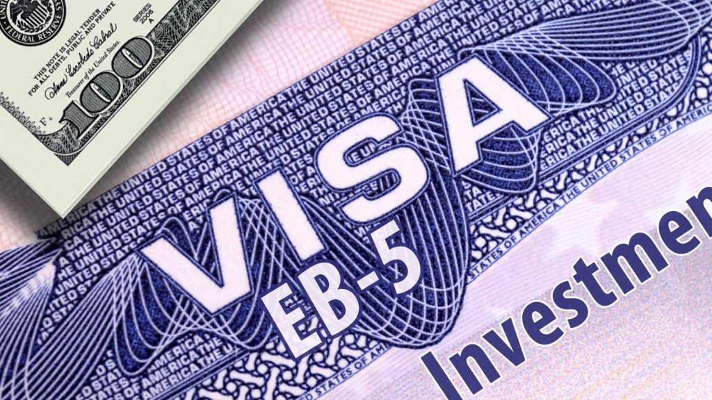 美国投资者签证为外国学生提供了获得绿卡的途径